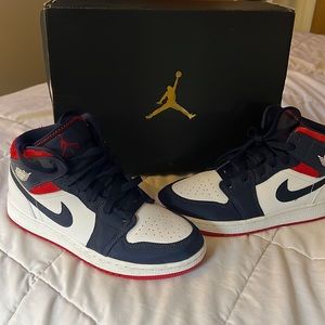 Jordan 1 mid